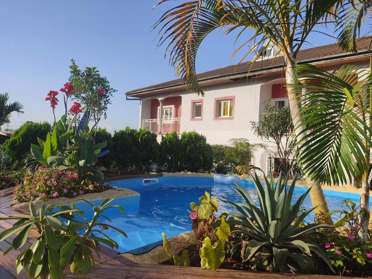 Residence Jardin Tropical Яунде Экстерьер фото