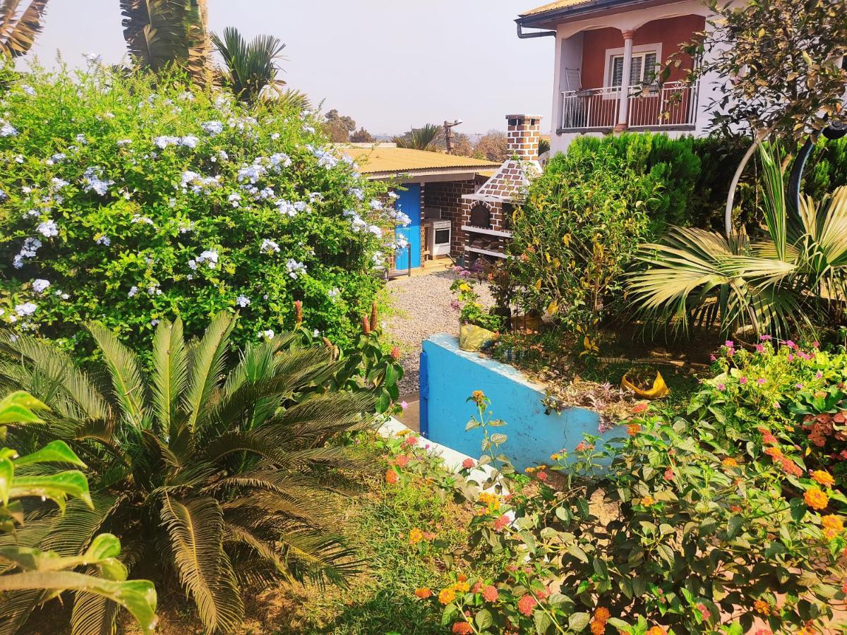 Residence Jardin Tropical Яунде Экстерьер фото