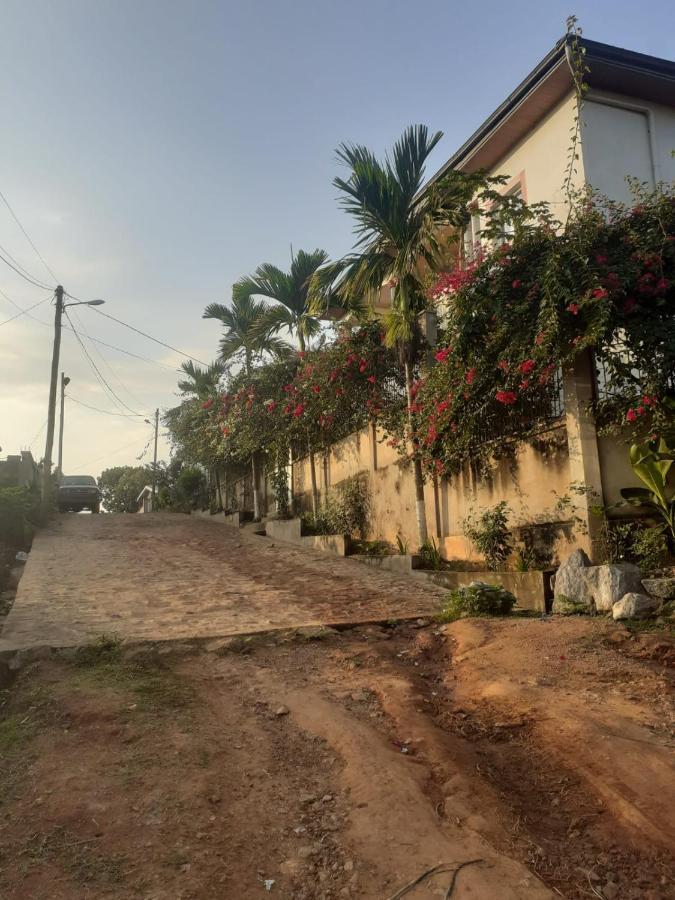 Residence Jardin Tropical Яунде Экстерьер фото