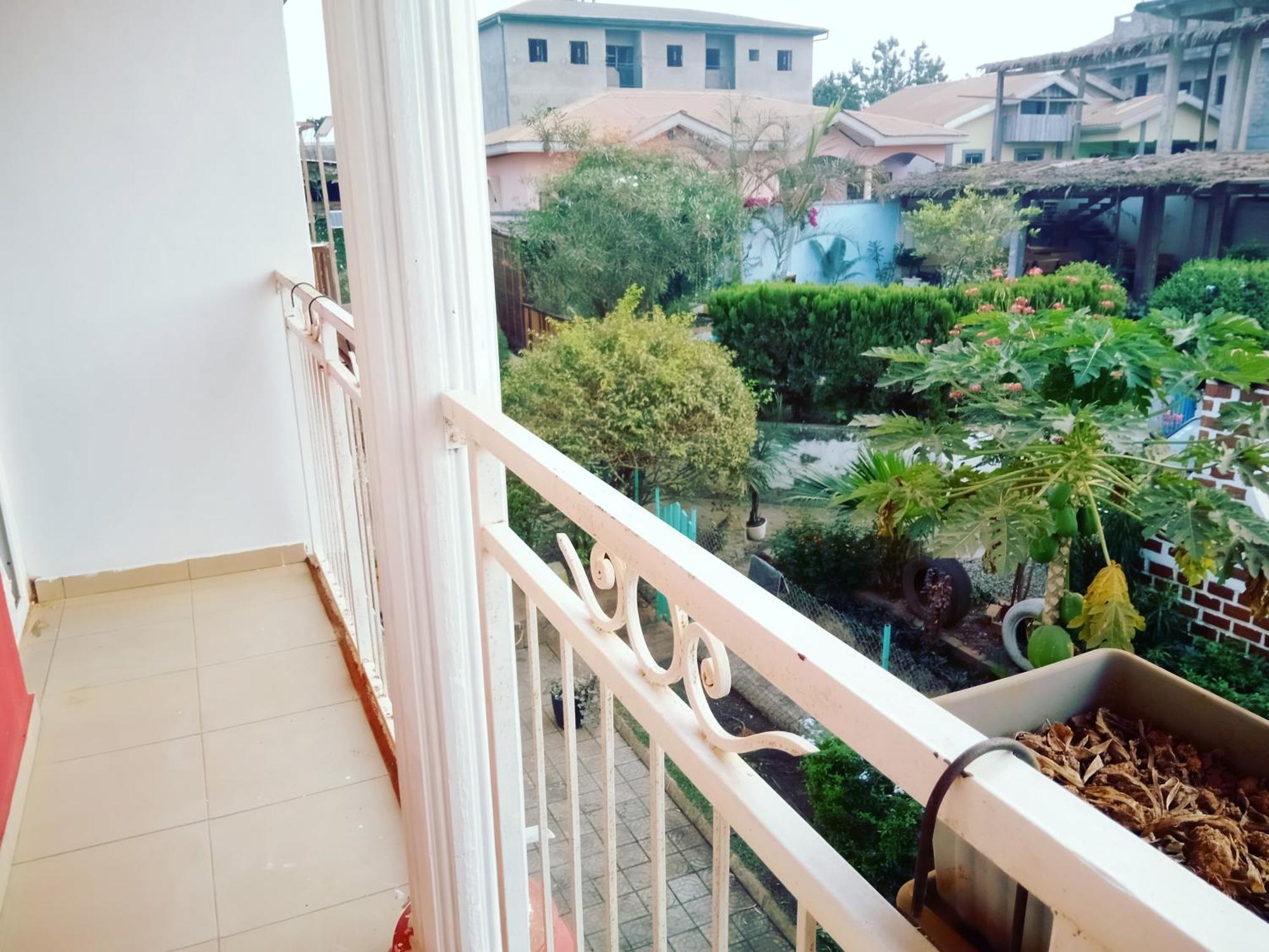 Residence Jardin Tropical Яунде Экстерьер фото