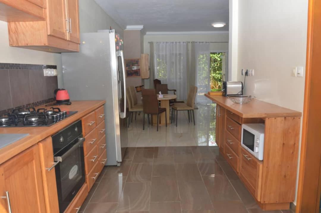 Residence Jardin Tropical Яунде Экстерьер фото