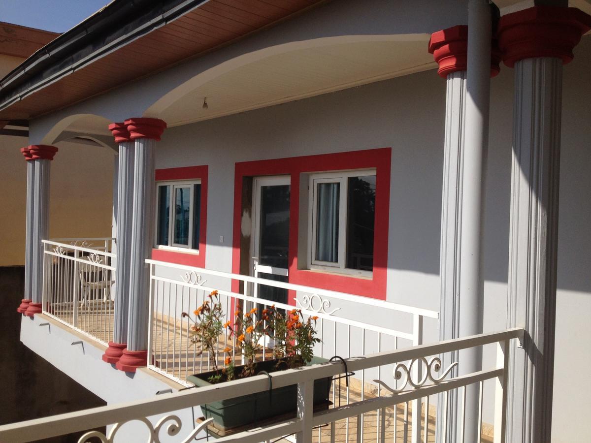 Residence Jardin Tropical Яунде Экстерьер фото